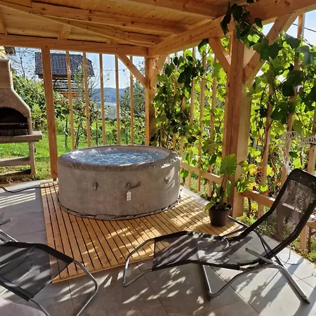 Princess's Vineyard * Mirna Pec